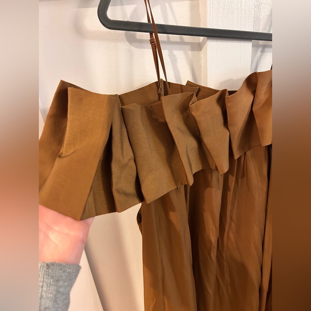 Mare Mare Off-The-Shoulder Structured Pleated Top… - image 6